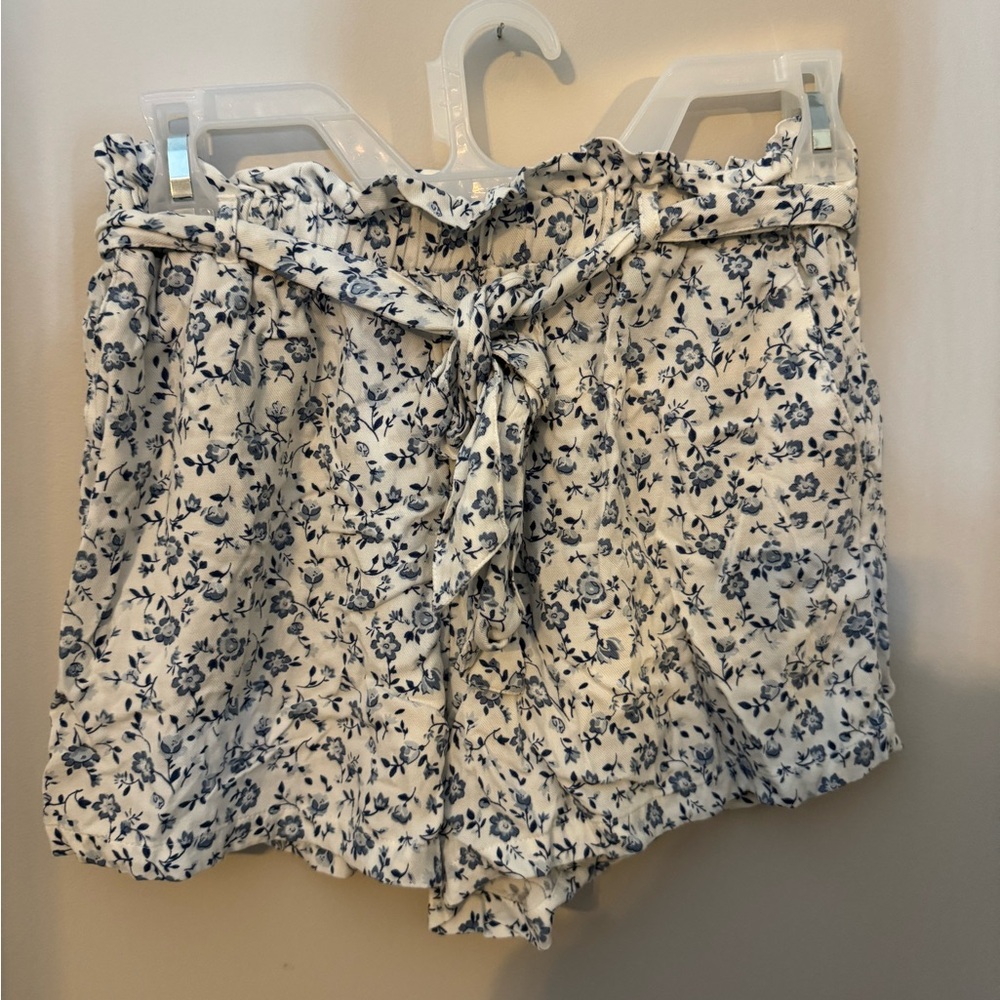 Hollister loose shorts